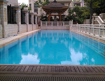 别墅业主自建私家泳池，应该选择哪种泳池呢？
