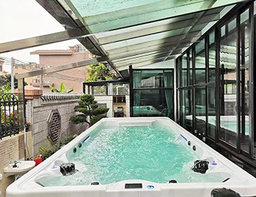 10米的私人别墅室外泳池是怎么造价的？